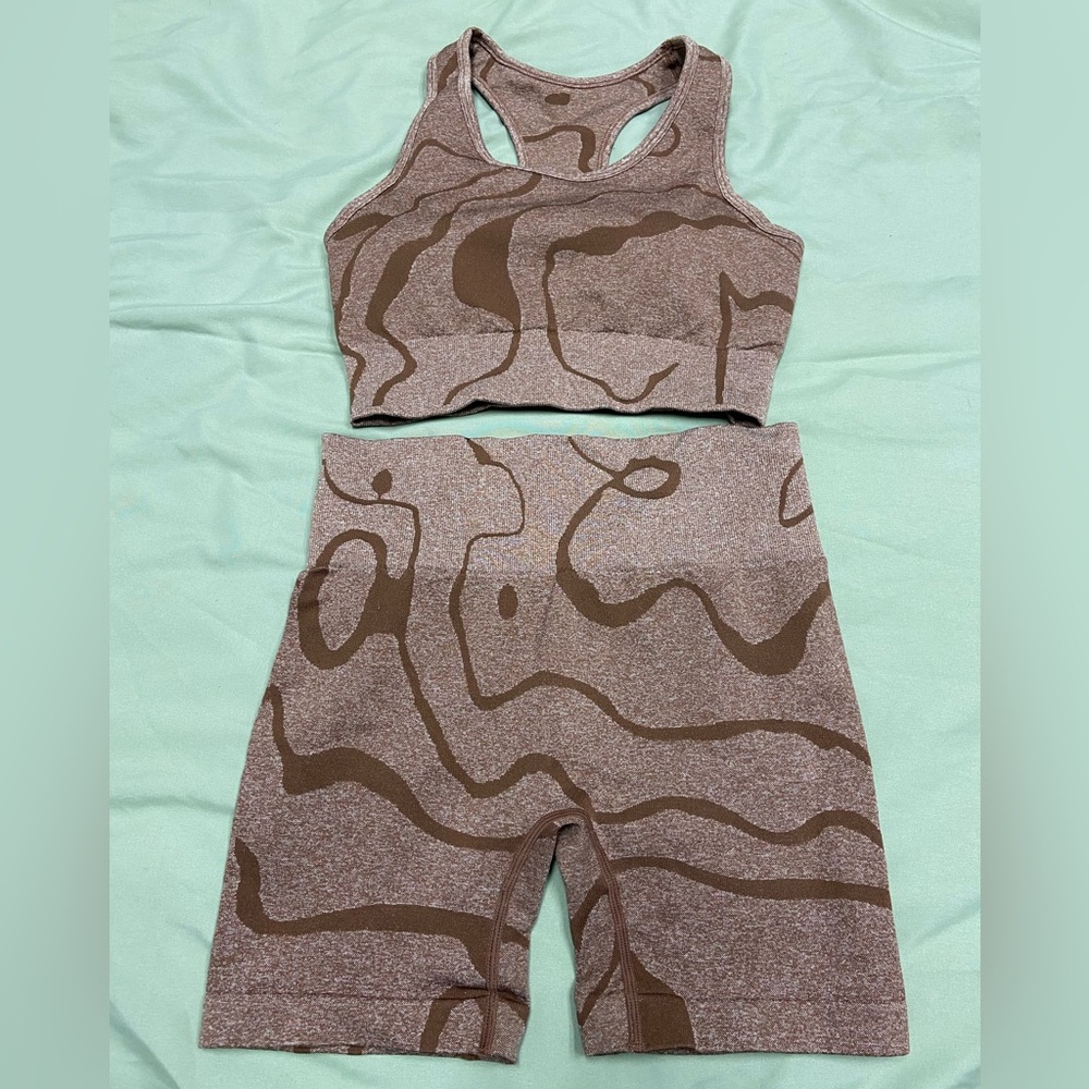 Women’s 2 Piece Workout Set in Brown